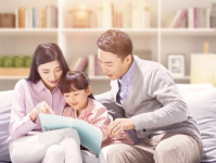 小姐姐给父母送礼物图片,小姐姐为父母精心挑选的礼物大盘点”